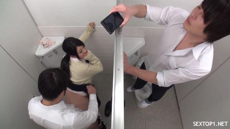 Secretly filming and blackmailing a classmate's lover